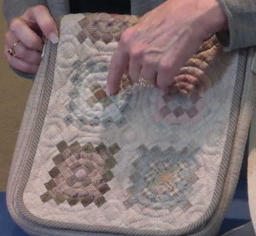 Hand Bag by Priscilla Knoble. (image by TheQuiltShow)