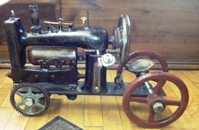 5048_sewing_machine_tractor.jpg