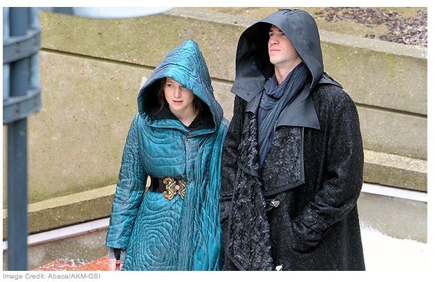 6566__mockingjay_set_photos_jennifer_lawrence_sports_a_comforter_cape_popwatch_ewcom.jpg