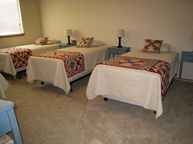 RetreatBedroom.jpg RetreatBedroom.jpg